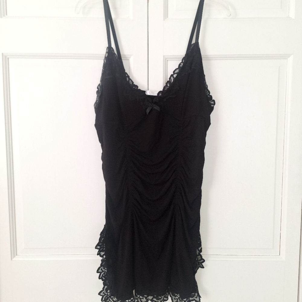 Avidlove negligee with lace trim - NWT